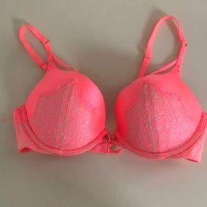 Victoria’s Secret bombshell plunge bra 36b